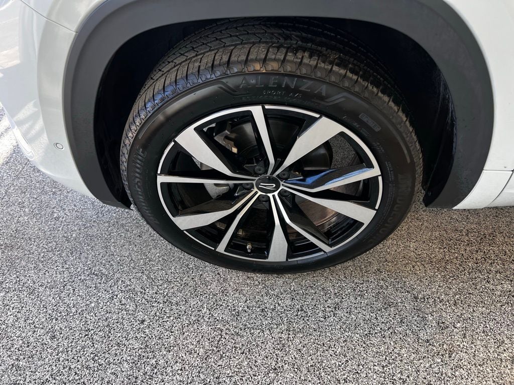 2025 Volkswagen Atlas 2.0T SEL Premium R-Line