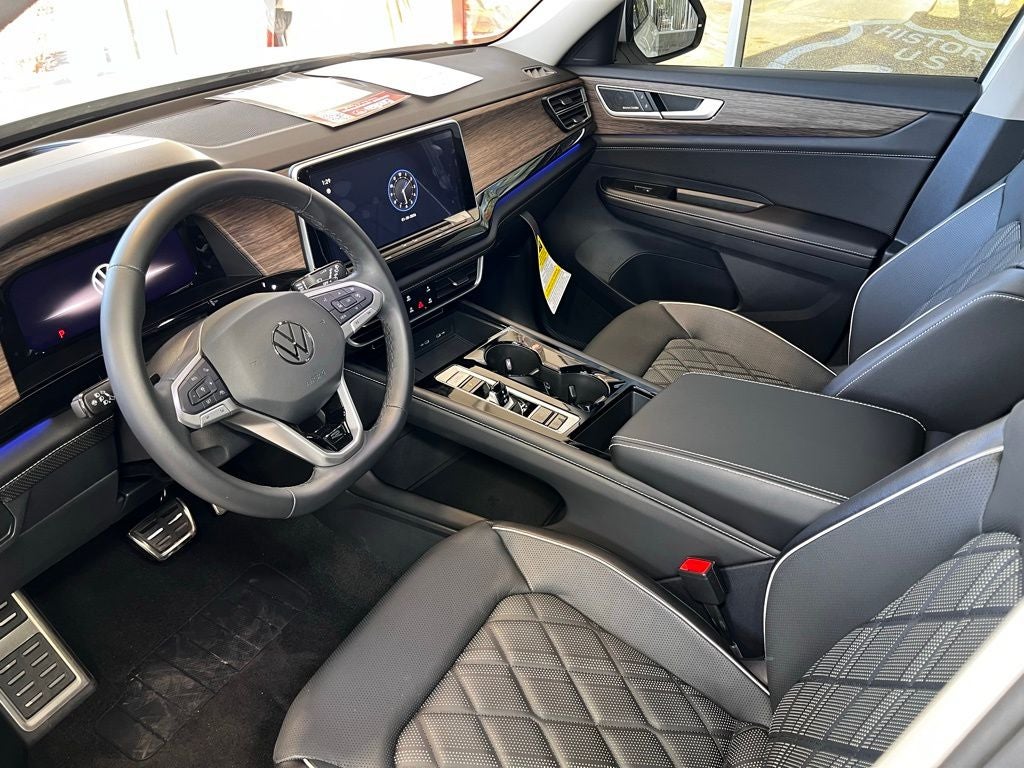 2025 Volkswagen Atlas 2.0T SEL Premium R-Line