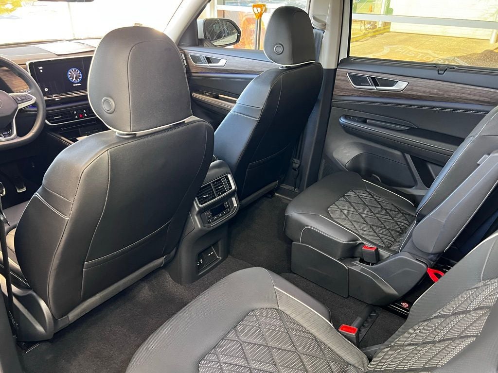 2025 Volkswagen Atlas 2.0T SEL Premium R-Line