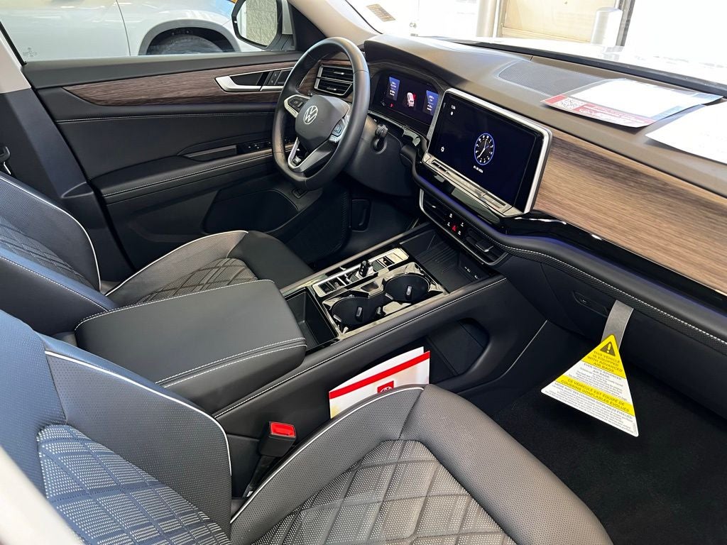 2025 Volkswagen Atlas 2.0T SEL Premium R-Line