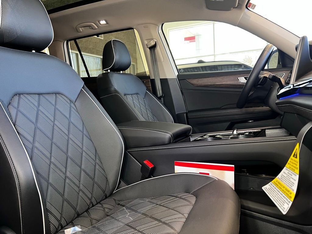 2025 Volkswagen Atlas 2.0T SEL Premium R-Line