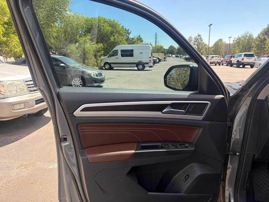 2022 Volkswagen Atlas 3.6L V6 SE w/Technology