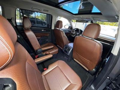 2022 Volkswagen Atlas 3.6L V6 SE w/Technology