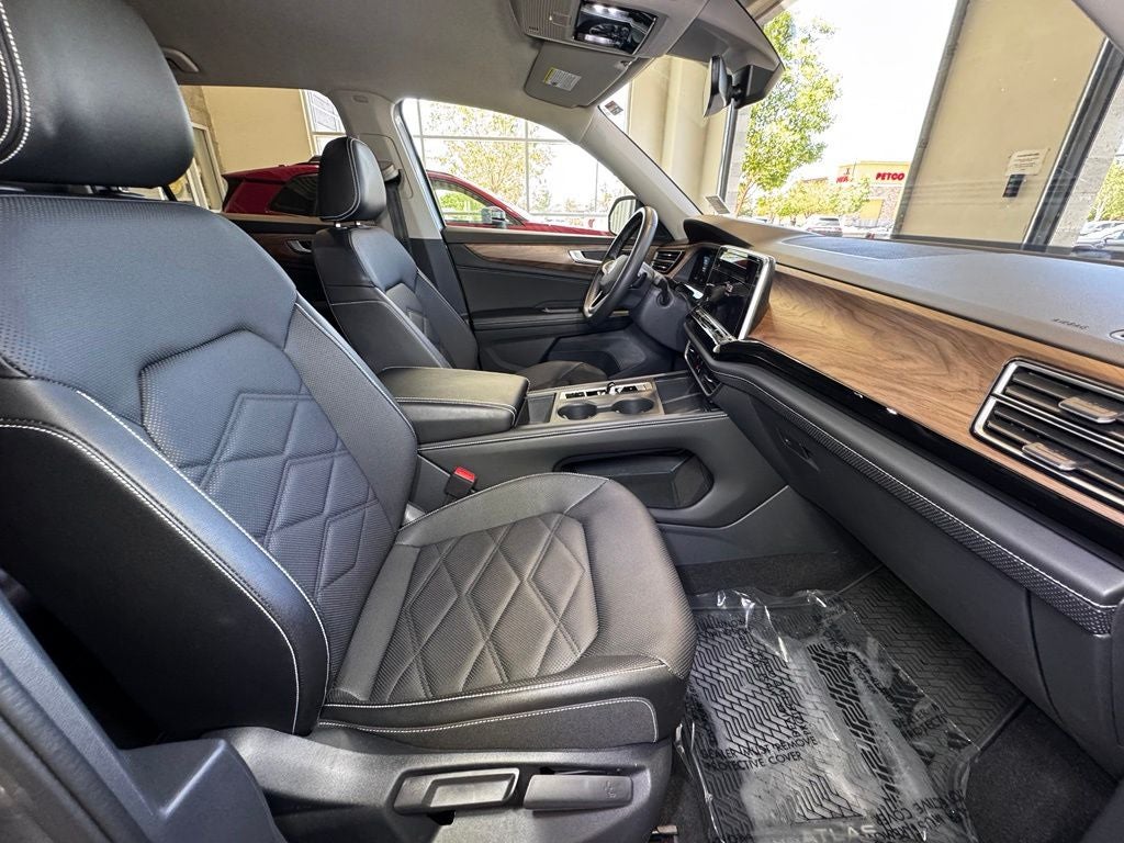 2024 Volkswagen Atlas 2.0T SE