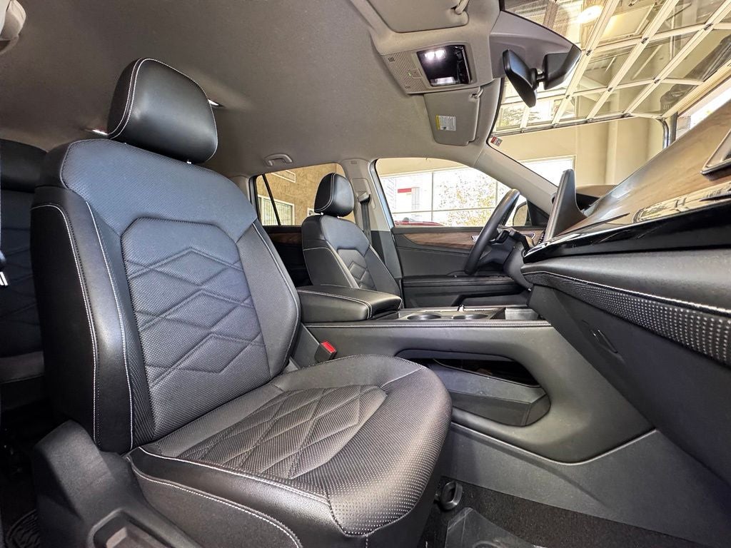 2024 Volkswagen Atlas 2.0T SE