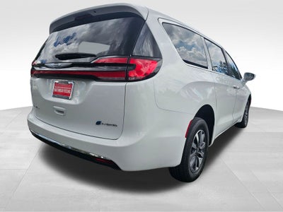 2022 Chrysler Pacifica Hybrid Touring L