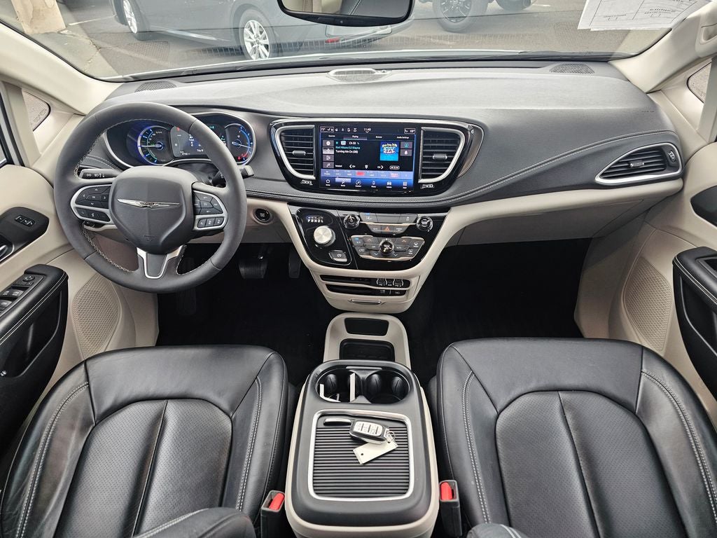 2022 Chrysler Pacifica Hybrid Touring L
