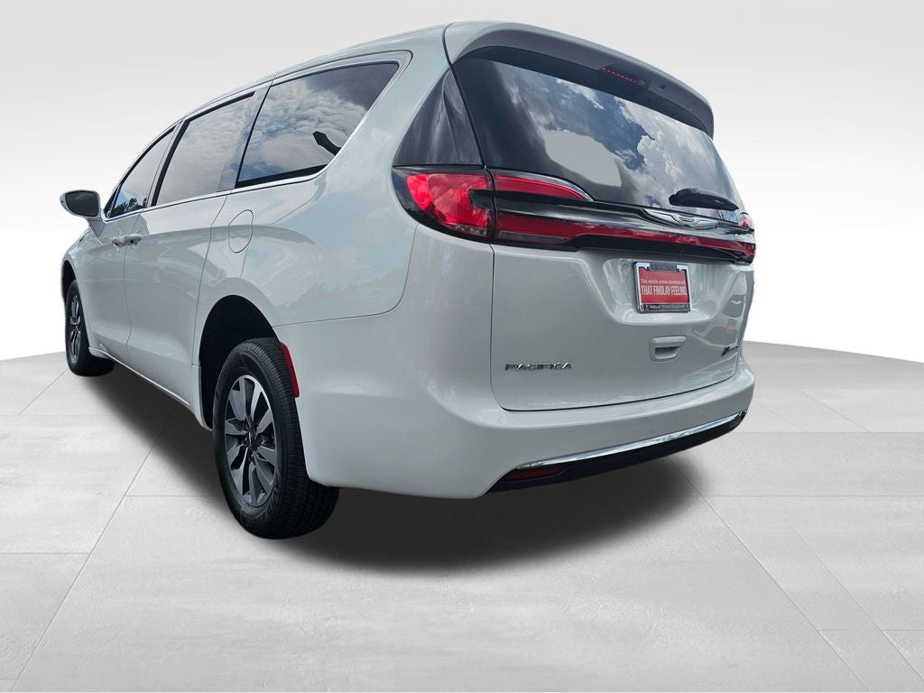 2022 Chrysler Pacifica Hybrid Touring L