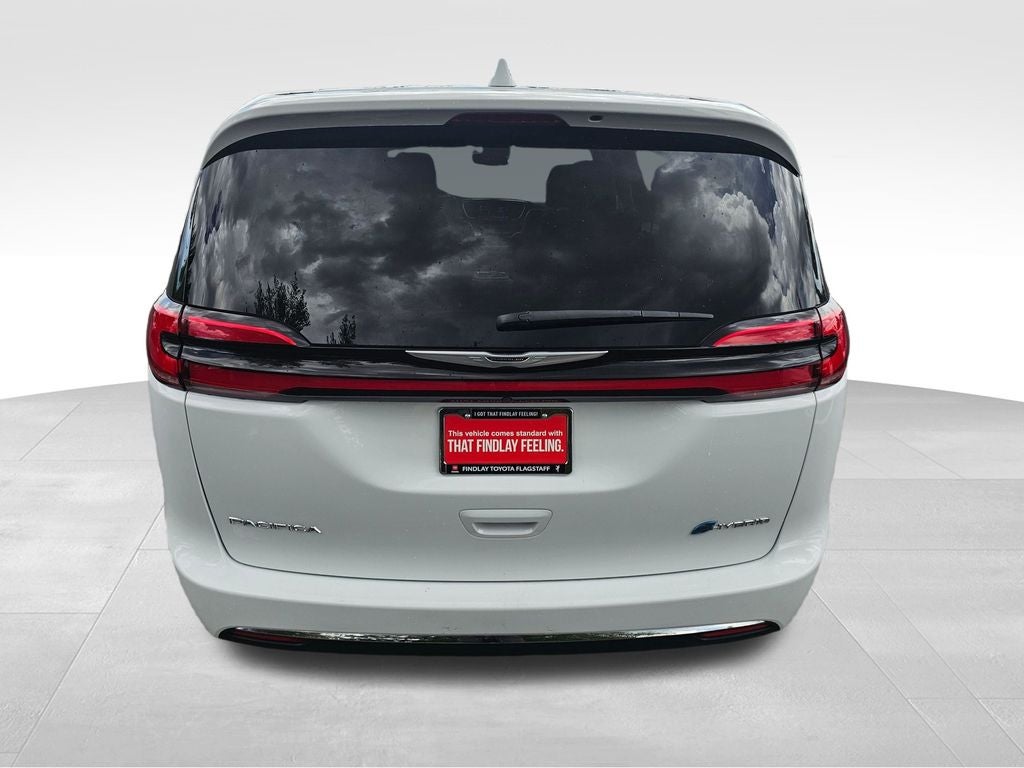 2022 Chrysler Pacifica Hybrid Touring L