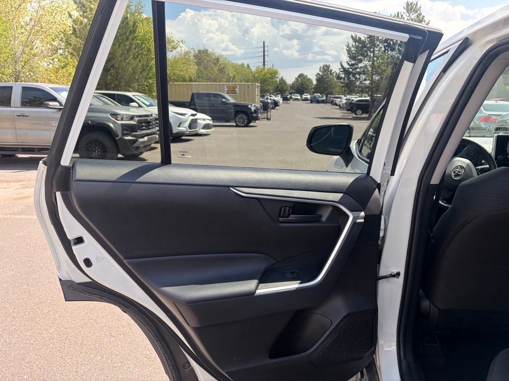 2025 Toyota RAV4 LE
