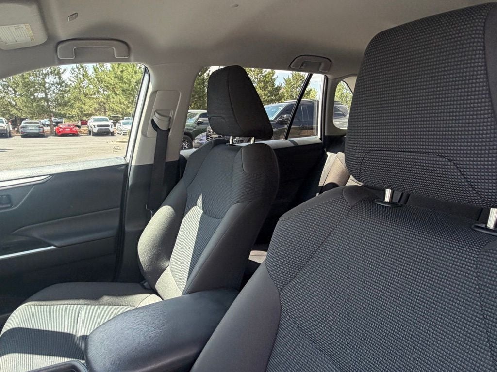 2025 Toyota RAV4 LE
