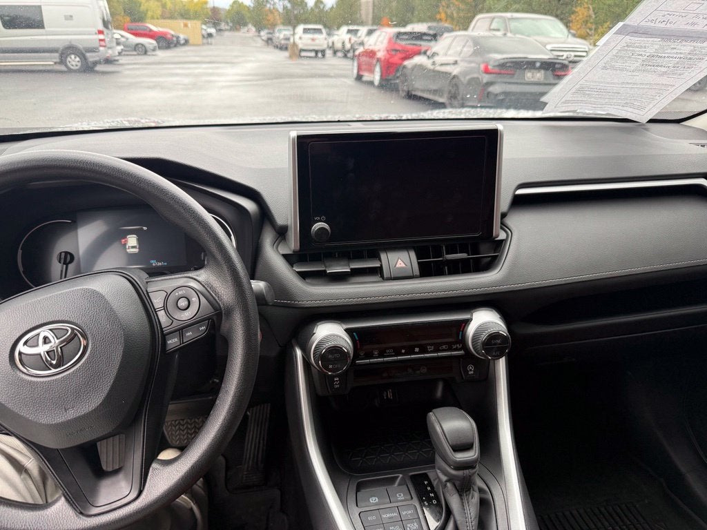 2025 Toyota RAV4 XLE