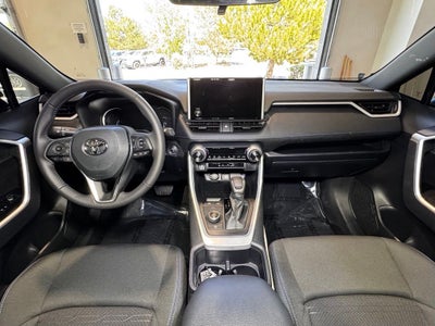 2025 Toyota RAV4 Hybrid SE
