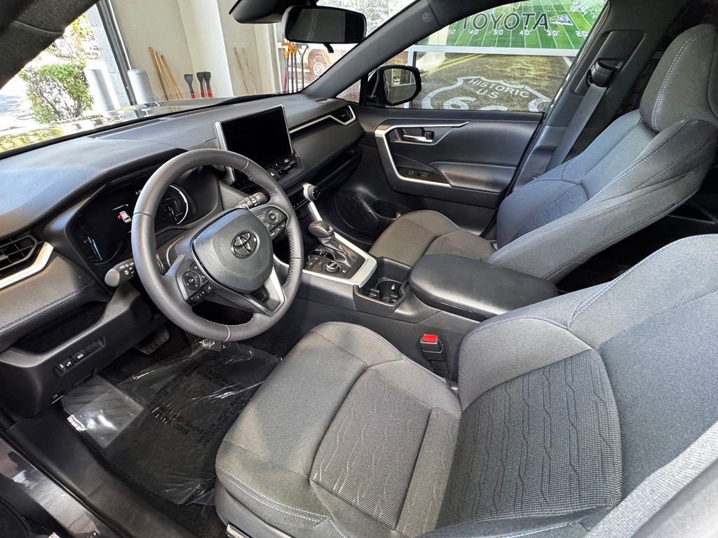 2025 Toyota RAV4 Hybrid SE