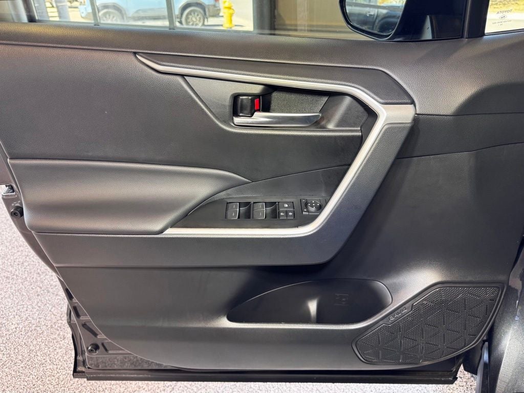 2025 Toyota RAV4 Hybrid SE