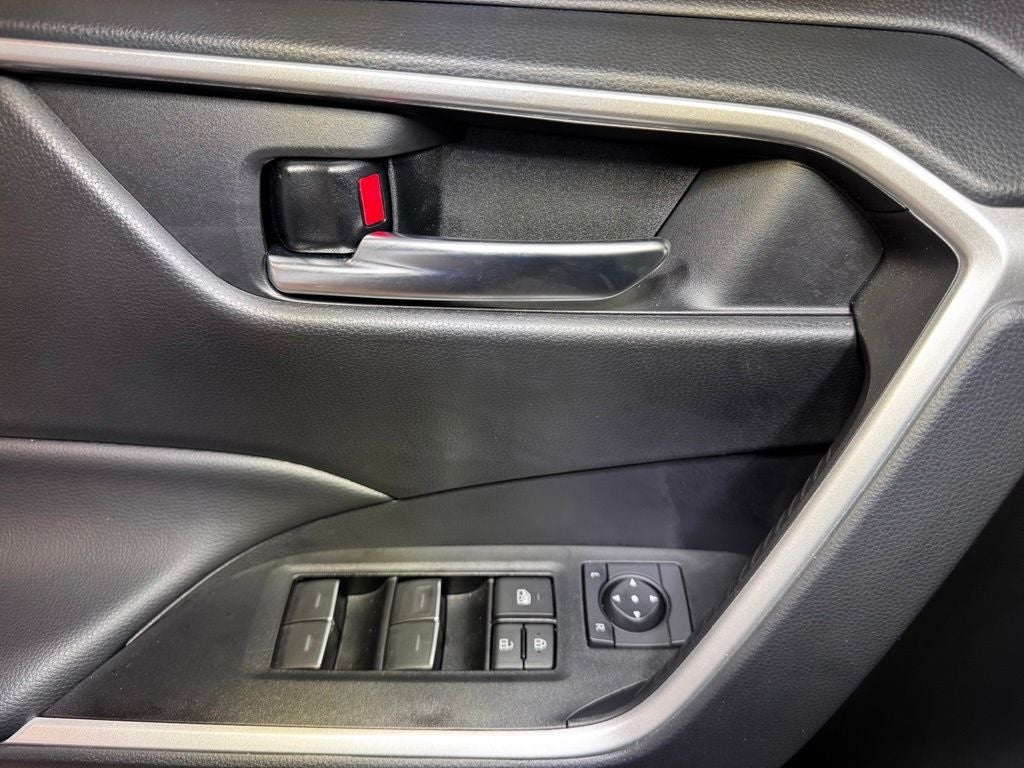 2025 Toyota RAV4 Hybrid SE