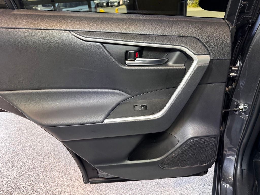 2025 Toyota RAV4 Hybrid SE