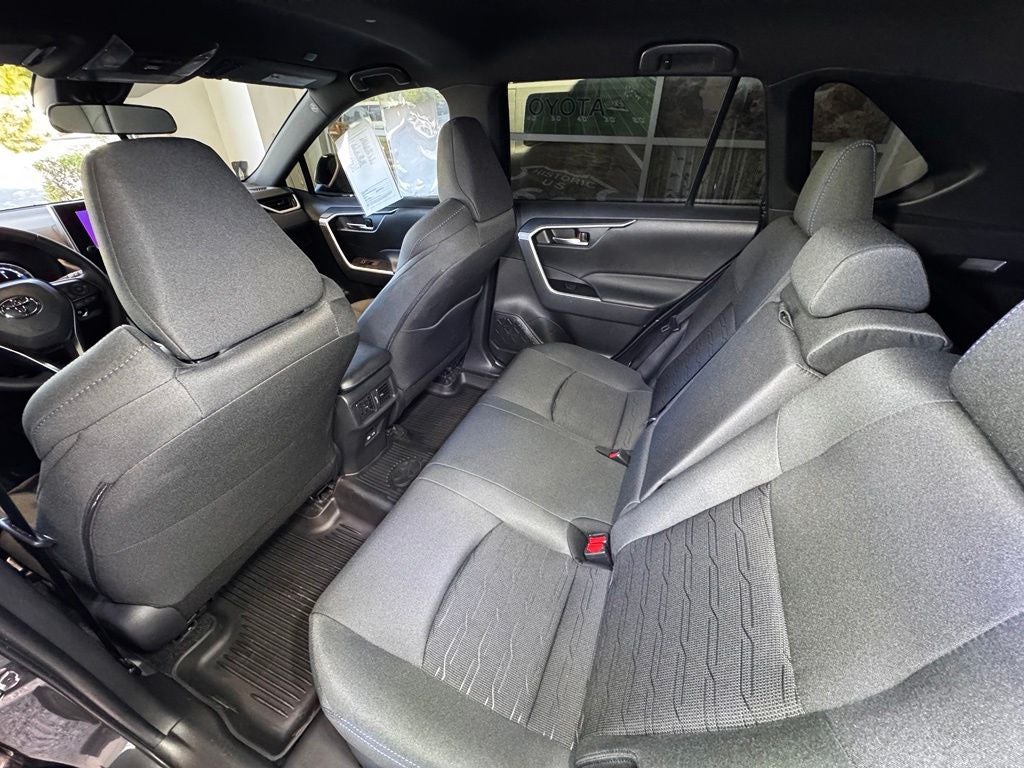2025 Toyota RAV4 Hybrid SE