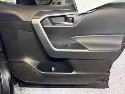 2025 Toyota RAV4 Hybrid SE