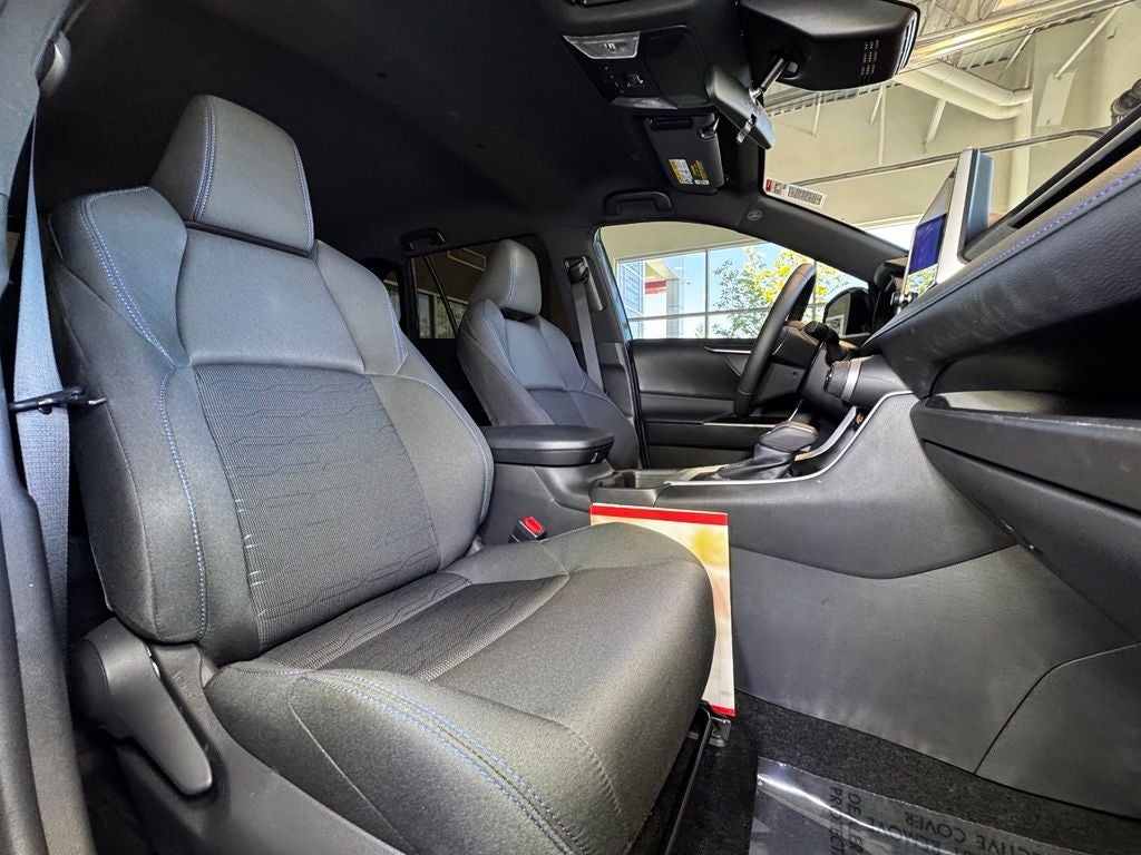 2025 Toyota RAV4 Hybrid SE
