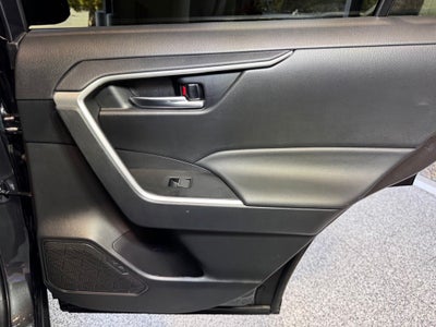 2025 Toyota RAV4 Hybrid SE