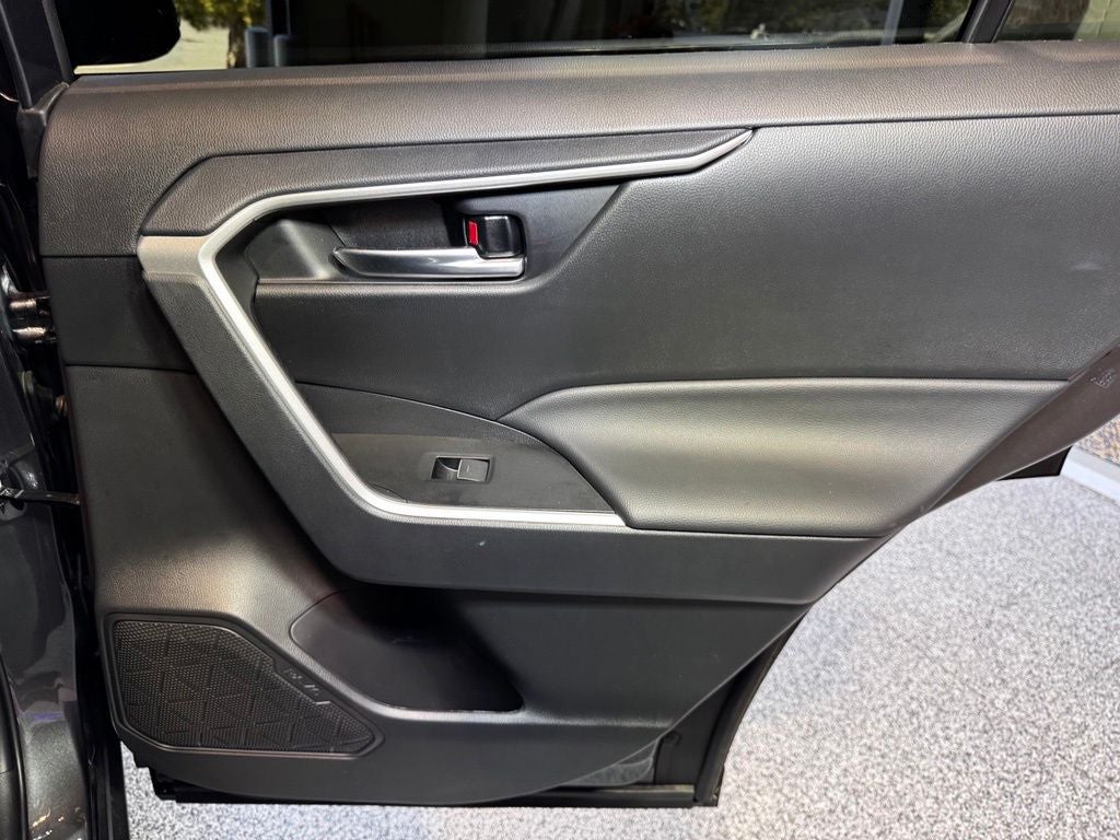 2025 Toyota RAV4 Hybrid SE