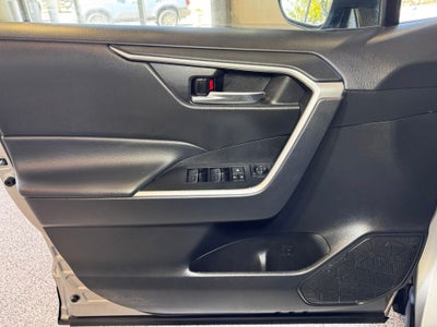2024 Toyota RAV4 Hybrid SE