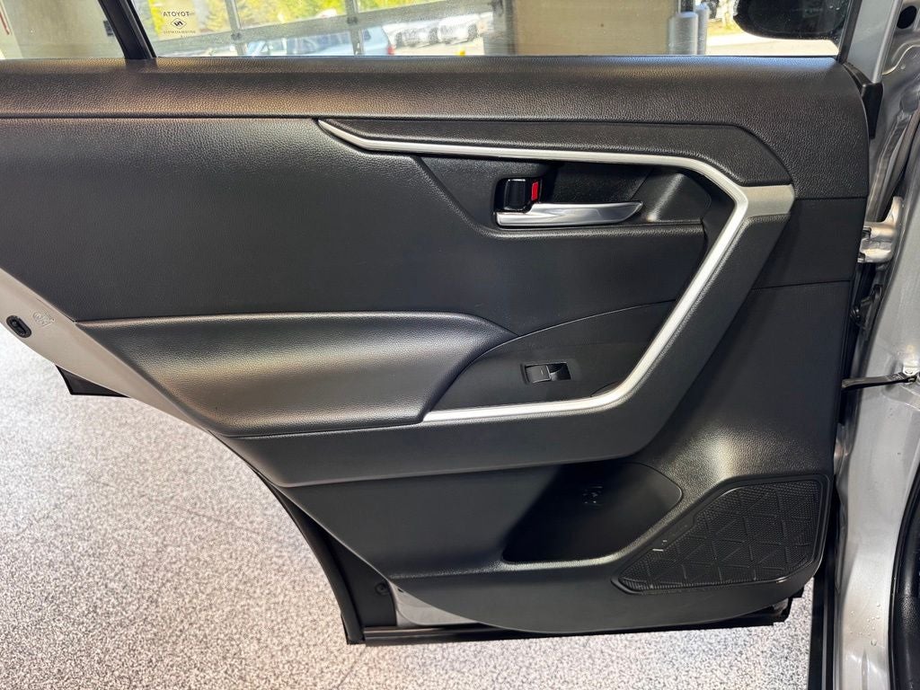 2024 Toyota RAV4 Hybrid SE