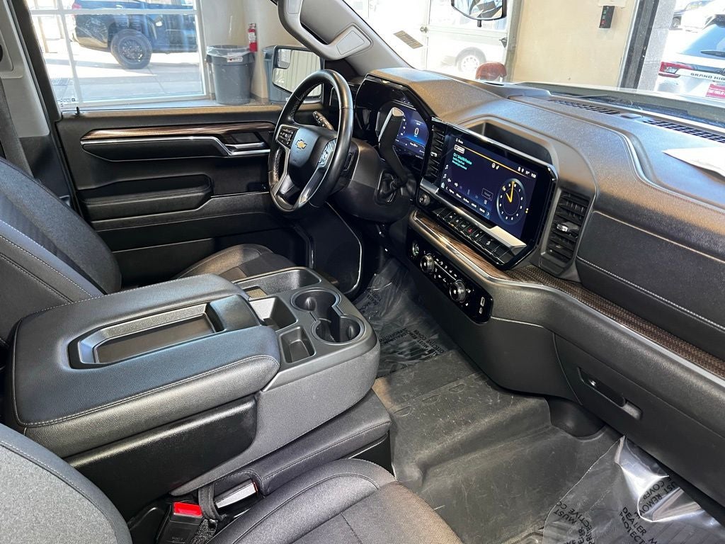 2023 Chevrolet Silverado 1500 LT LT1