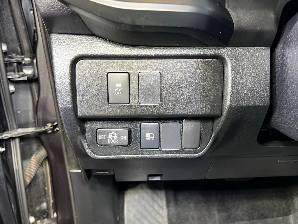 2021 Toyota Tacoma SR V6