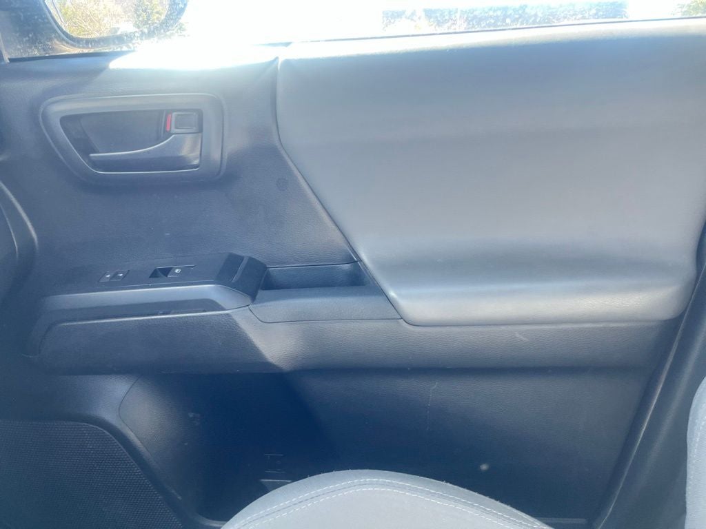 2022 Toyota Tacoma SR V6