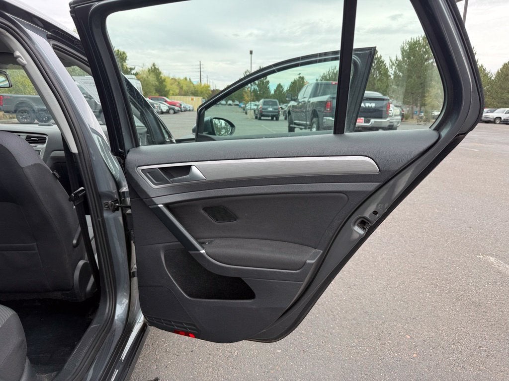 2017 Volkswagen Golf TSI S 4-Door