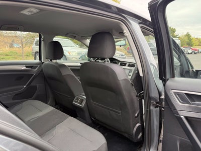 2017 Volkswagen Golf TSI S 4-Door