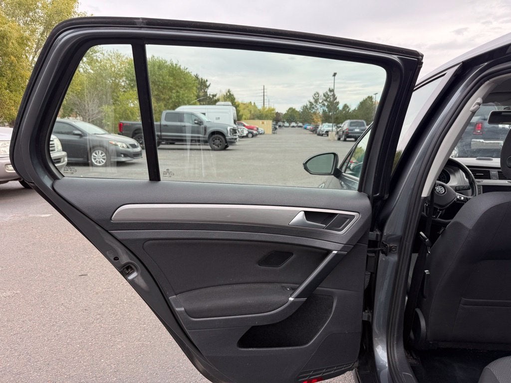 2017 Volkswagen Golf TSI S 4-Door
