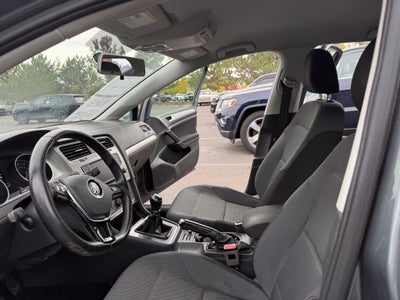 2017 Volkswagen Golf TSI S 4-Door