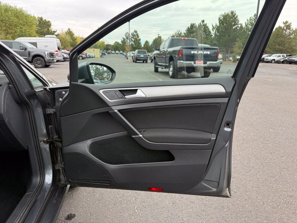 2017 Volkswagen Golf TSI S 4-Door
