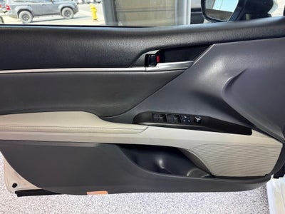 2021 Toyota Camry Hybrid XLE