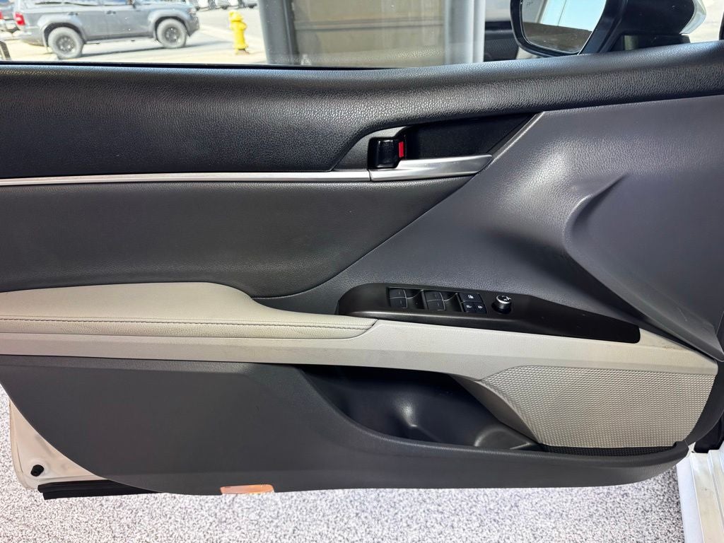 2021 Toyota Camry Hybrid XLE