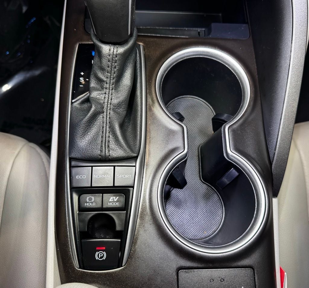 2021 Toyota Camry Hybrid XLE
