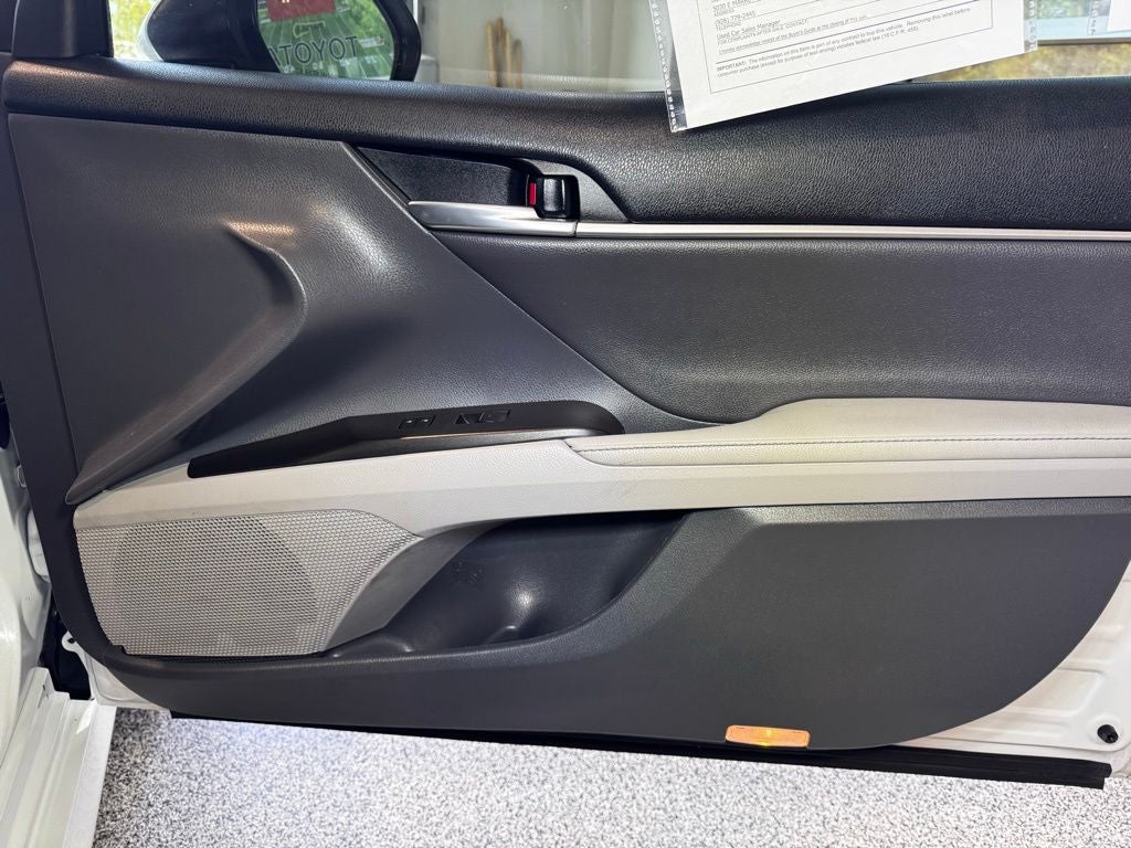 2021 Toyota Camry Hybrid XLE