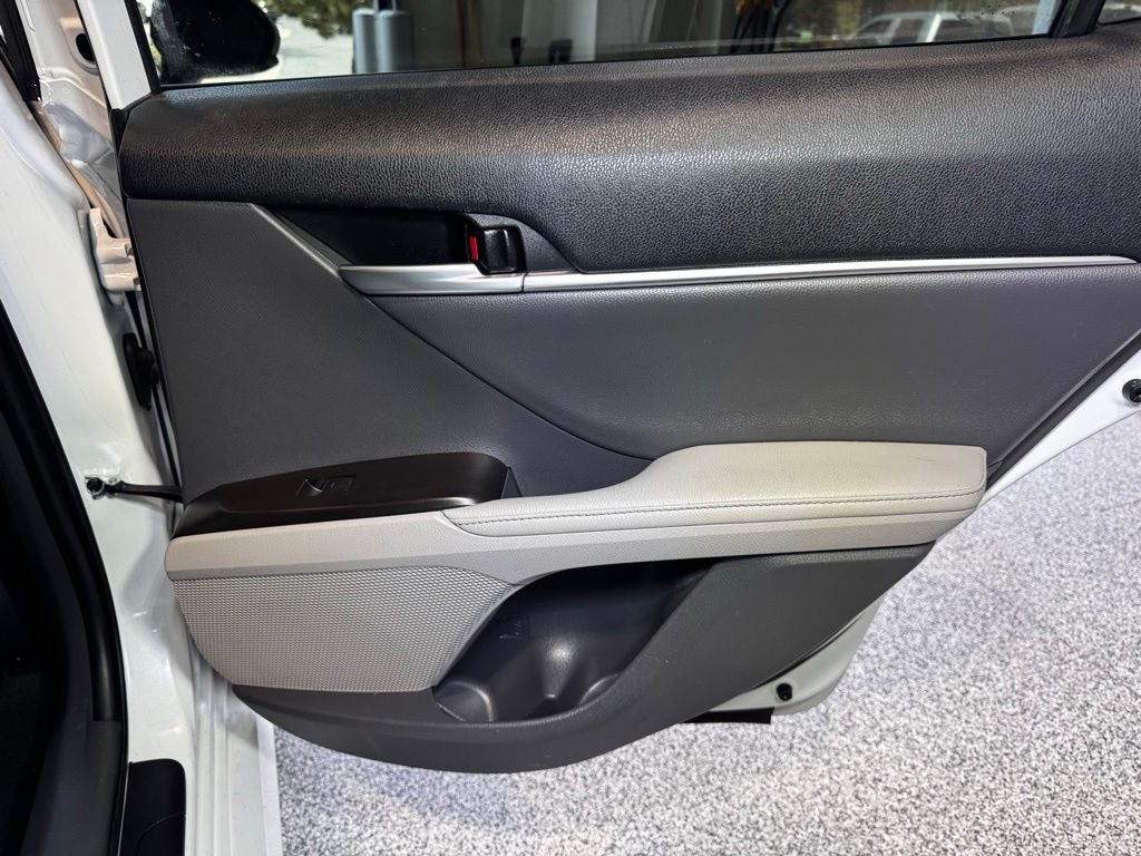 2021 Toyota Camry Hybrid XLE