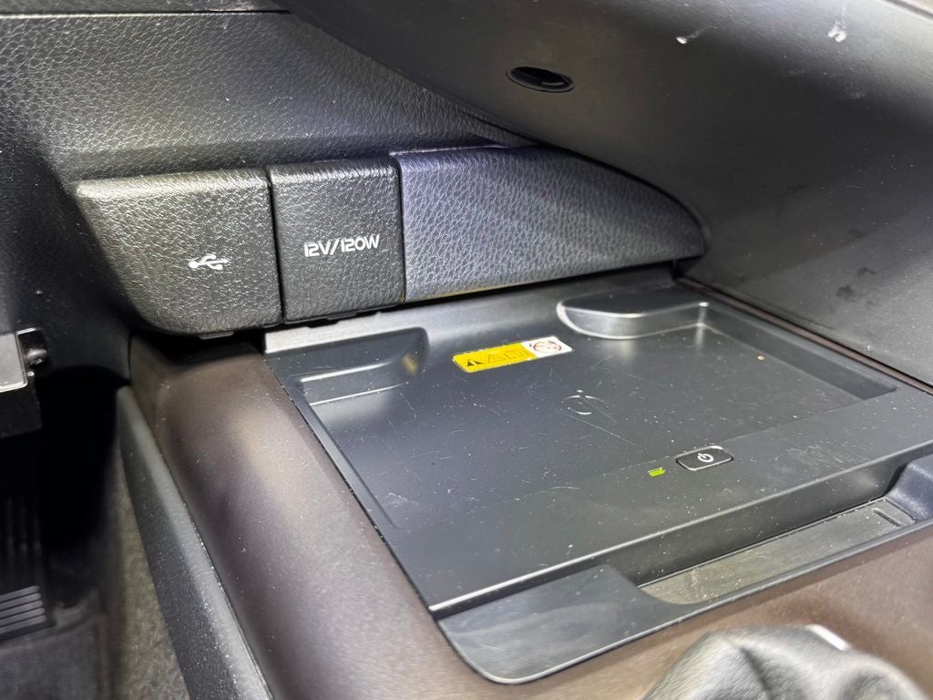 2023 Toyota Camry Hybrid LE