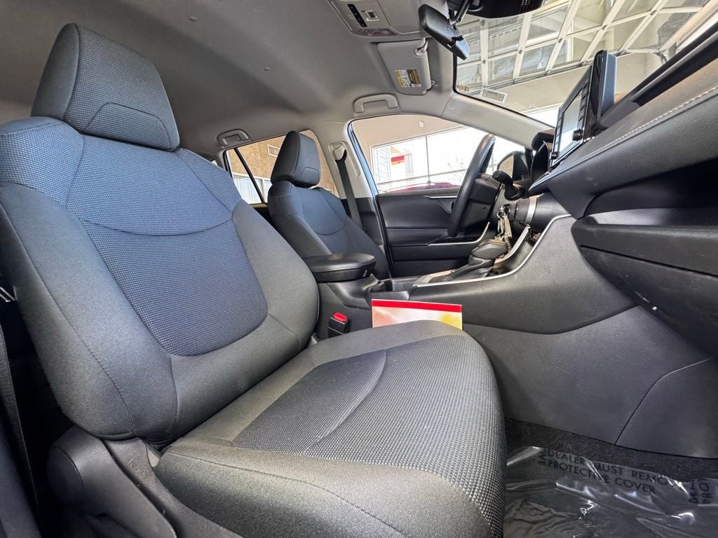 2022 Toyota RAV4 Hybrid LE