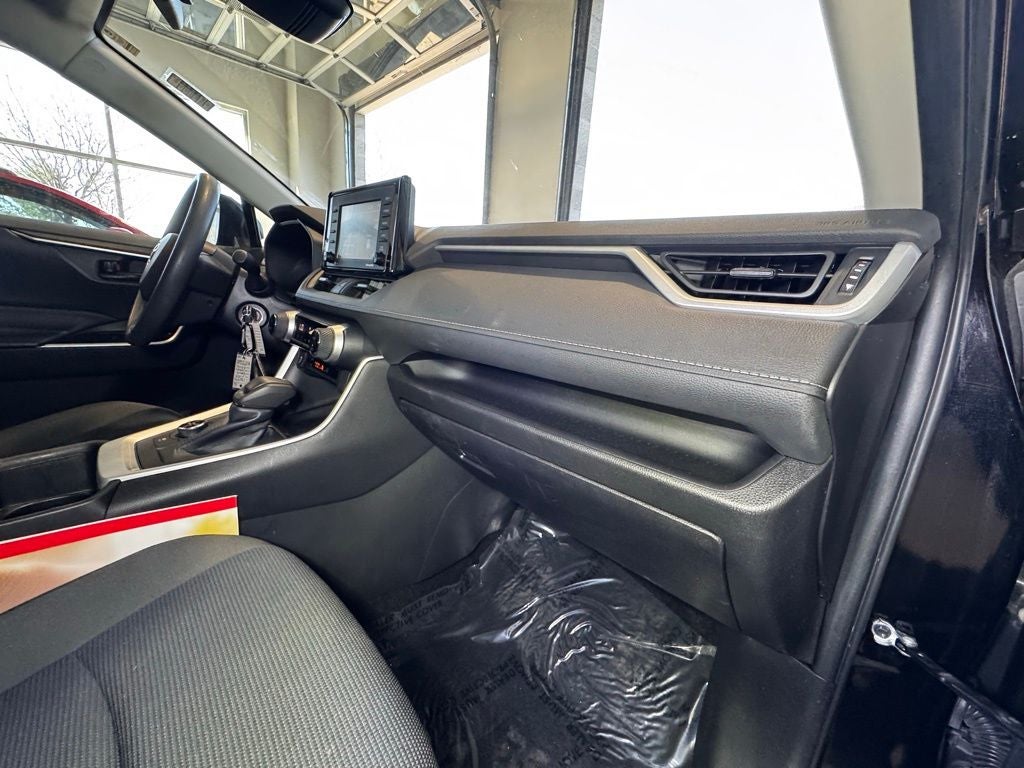 2022 Toyota RAV4 Hybrid LE