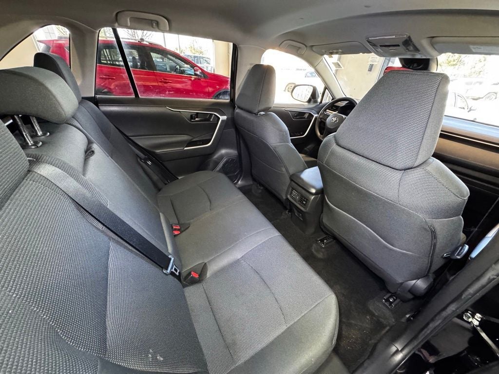 2022 Toyota RAV4 Hybrid LE