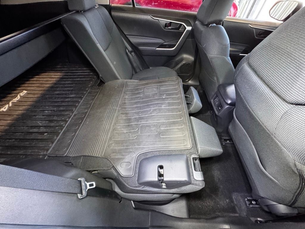 2022 Toyota RAV4 Hybrid LE