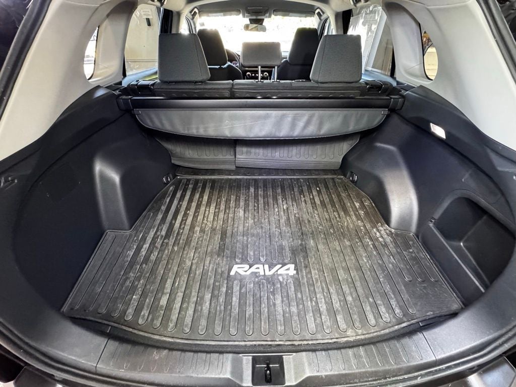 2022 Toyota RAV4 Hybrid LE