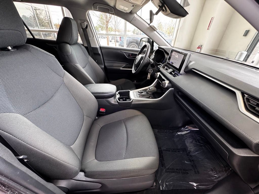 2025 Toyota RAV4 Hybrid LE