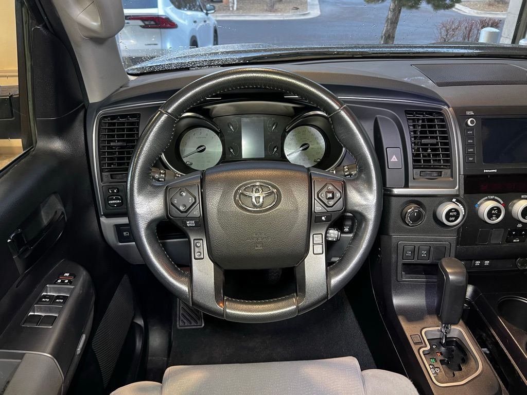 2022 Toyota Sequoia SR5 5.7L
