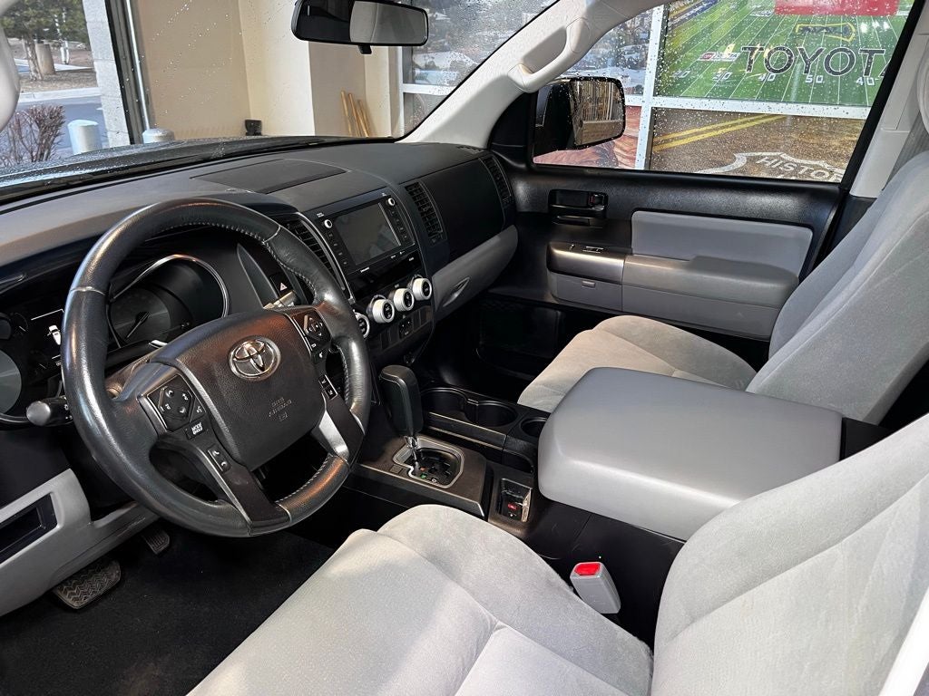 2022 Toyota Sequoia SR5 5.7L